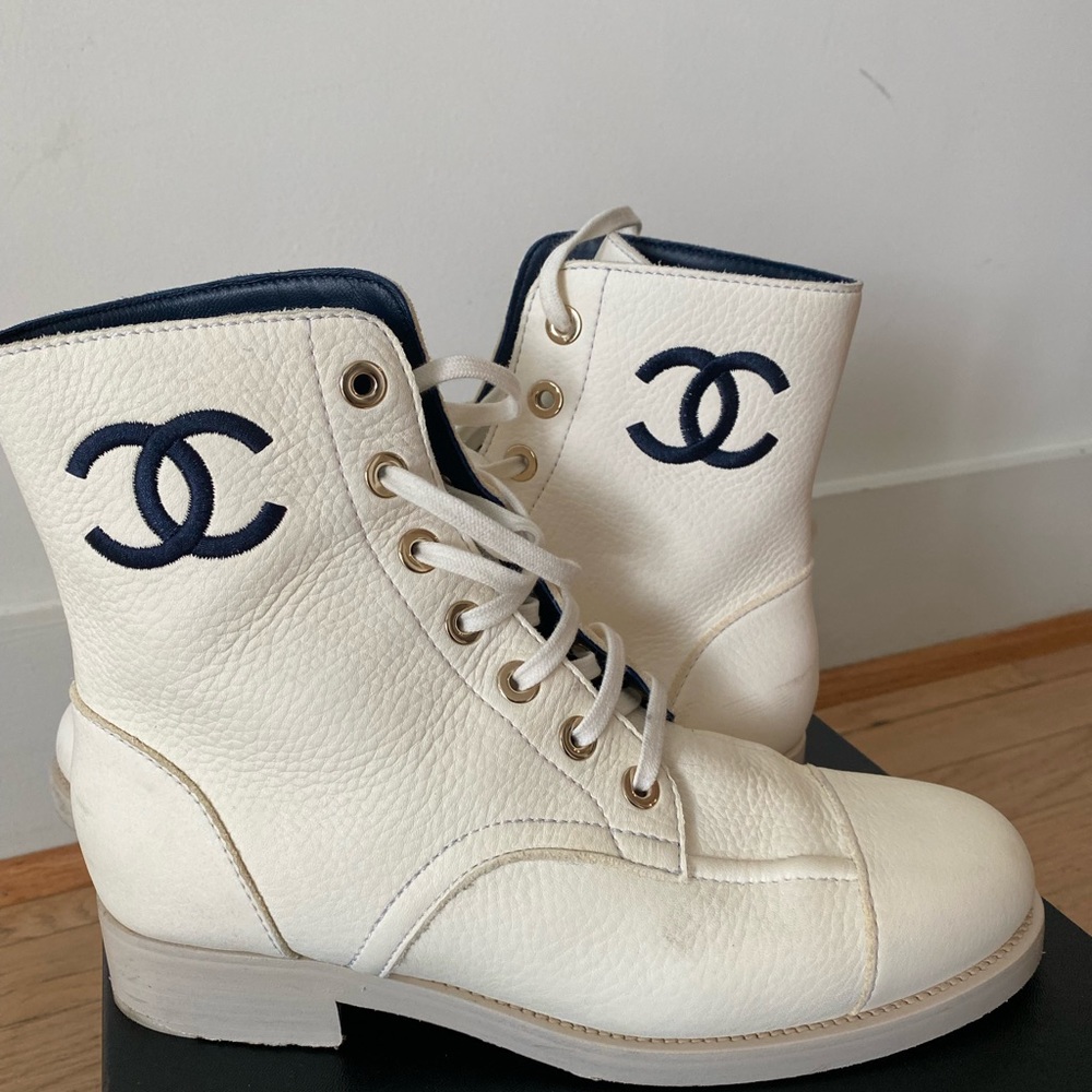 CHANEL Short Boots - Picture 3 of 3